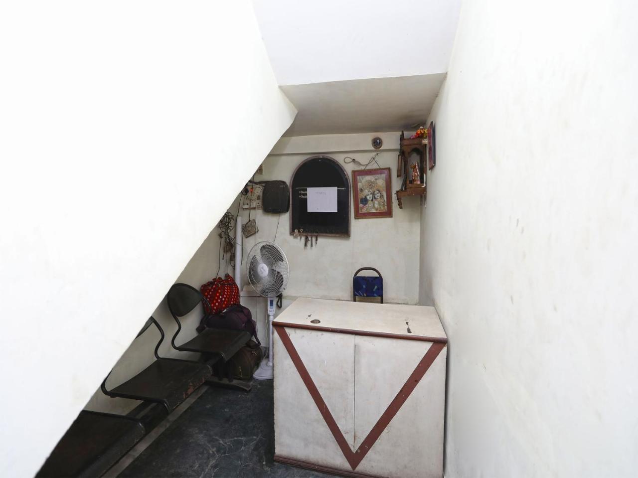 Oyo 13906 Vinita Inn Santragachi Exterior foto